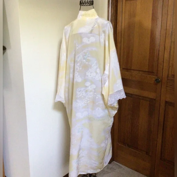 Kimono, pale yellow/white, Medium/Large - Picture 5 of 9